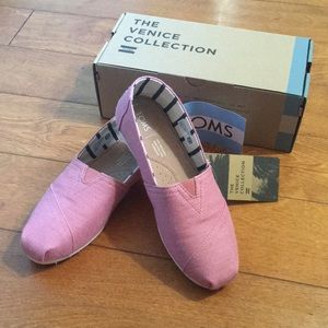 Toms classic Venice collection NIB size 7 1/2